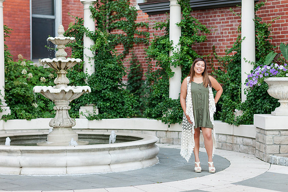 EmmaLogsdon_SeniorSession-19